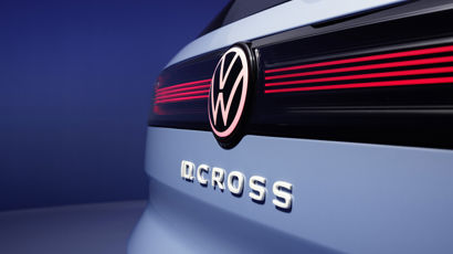 Volkswagen ID. Cross bagenden med logo 