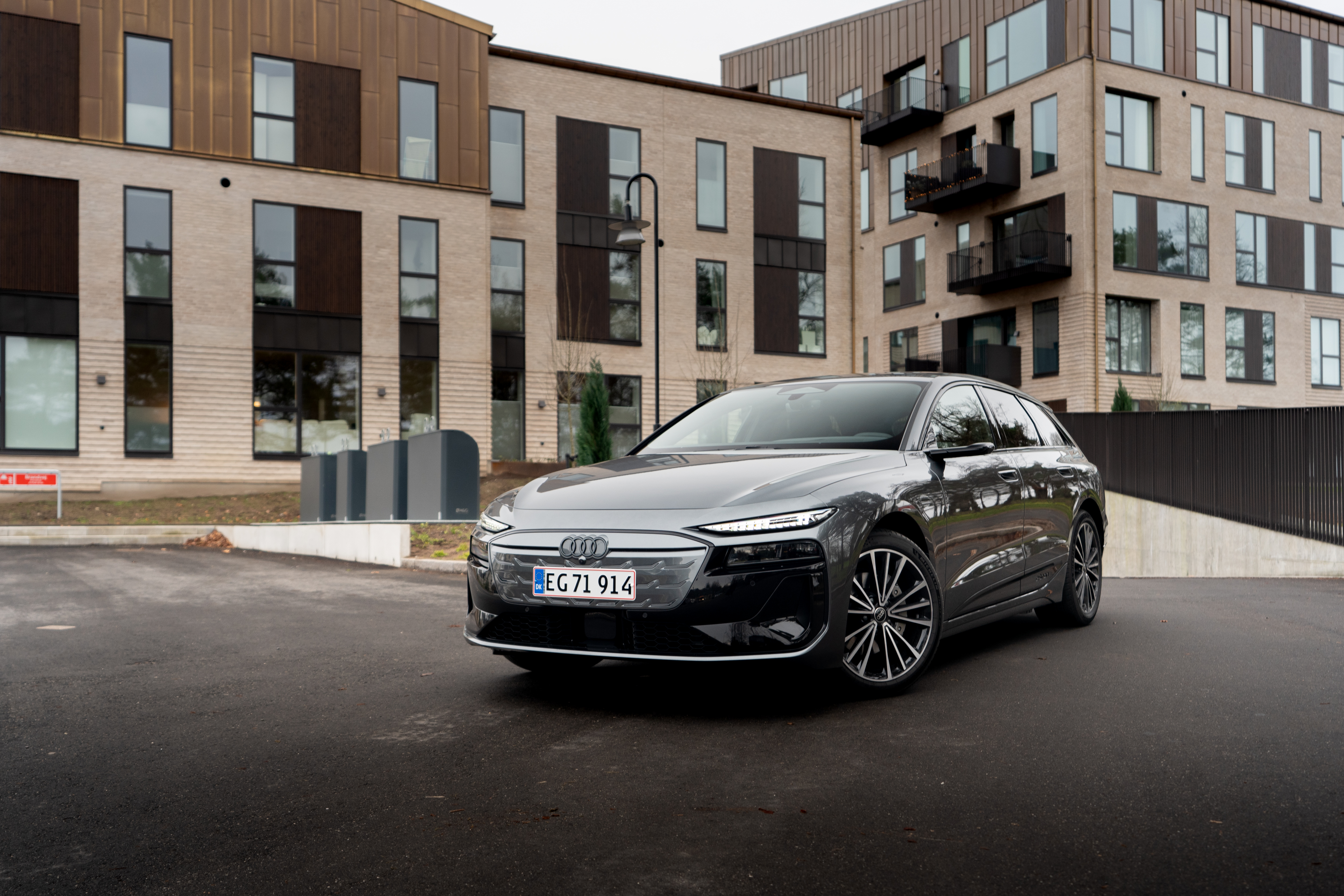 Audi A6 e-tron udenfor