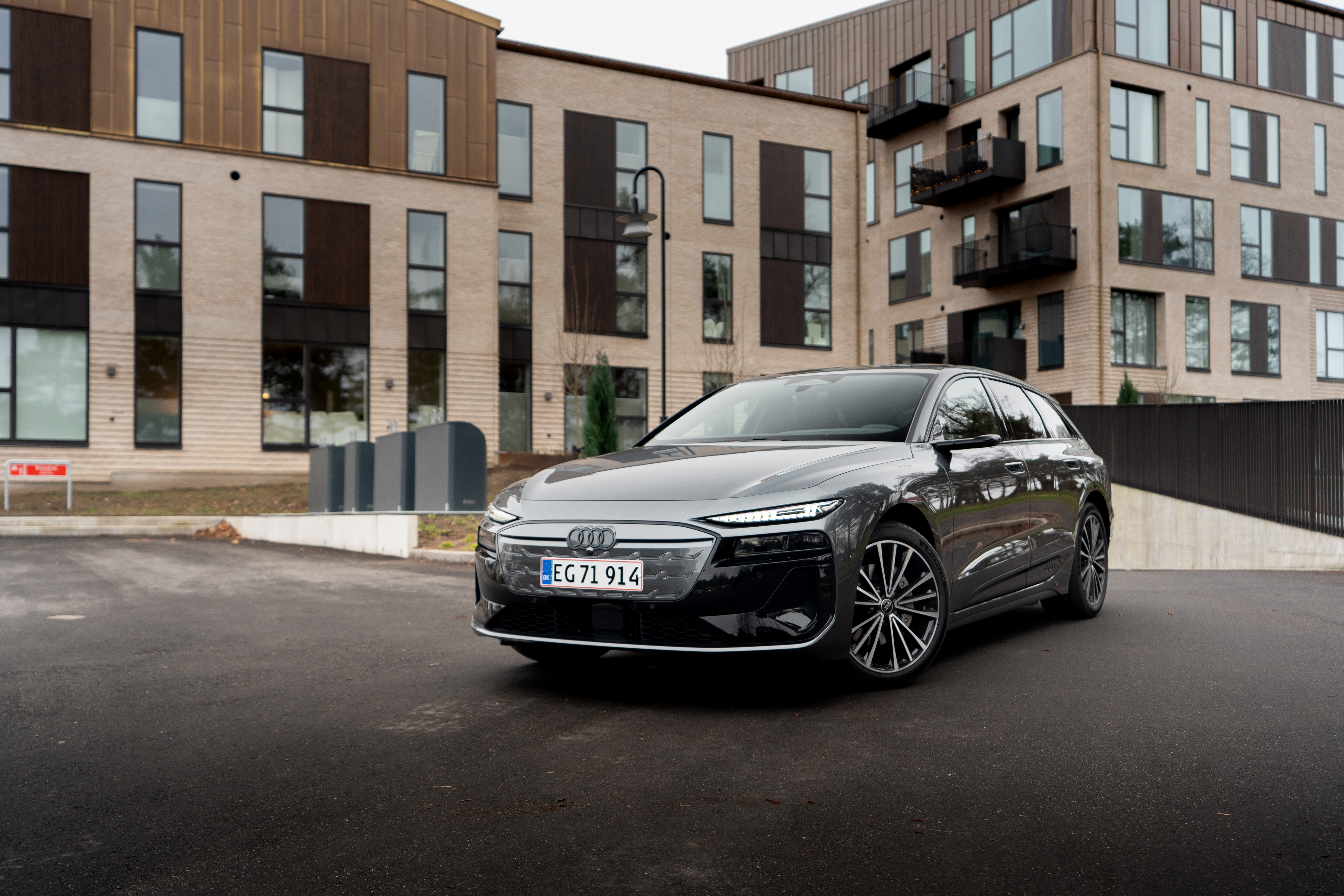 Sort Audi A6 e-tron fra Semler Mobility