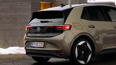 grøn volkswagen id.3 bagende