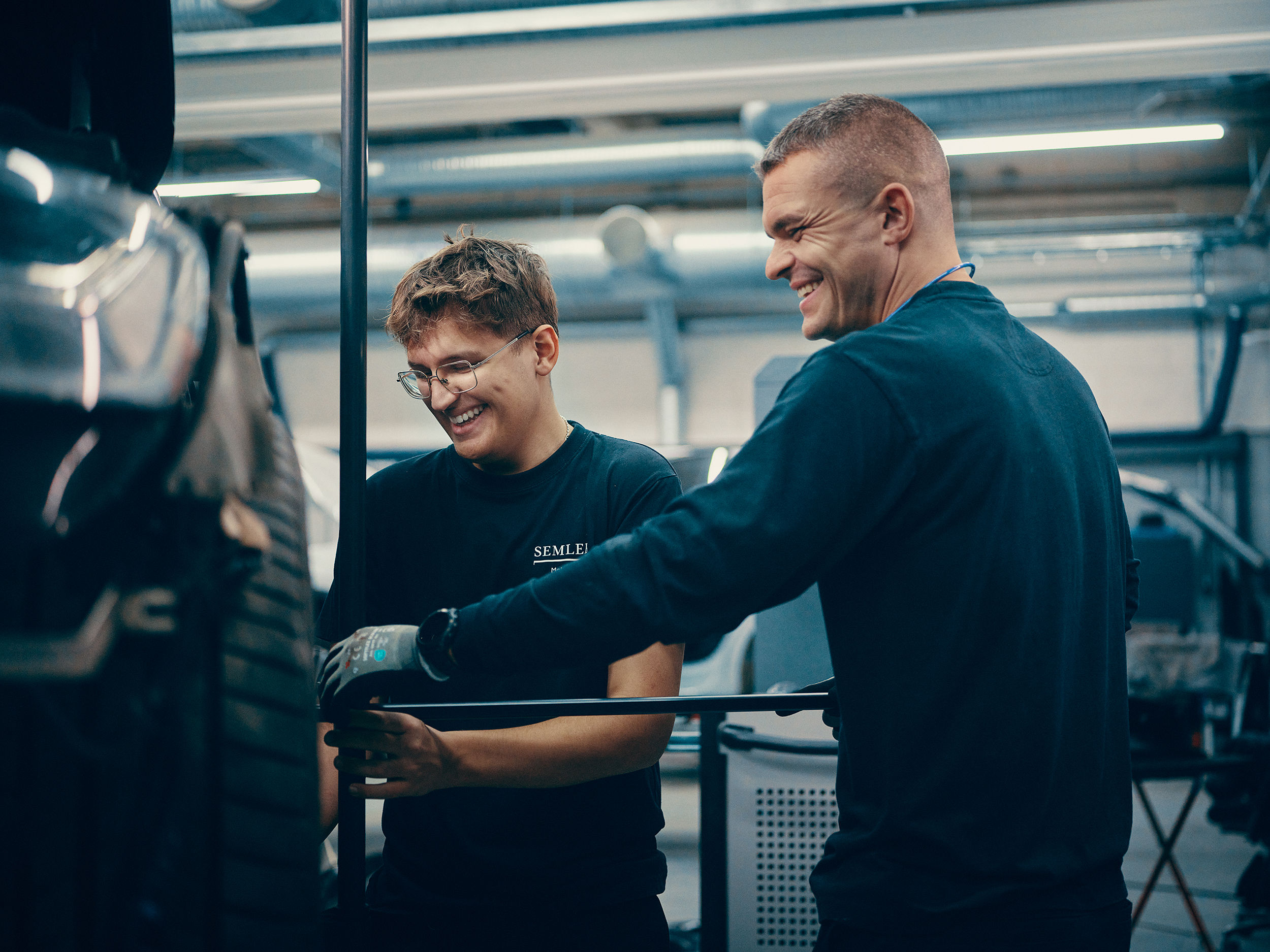 To glade Semler Mobility medarbejdere 