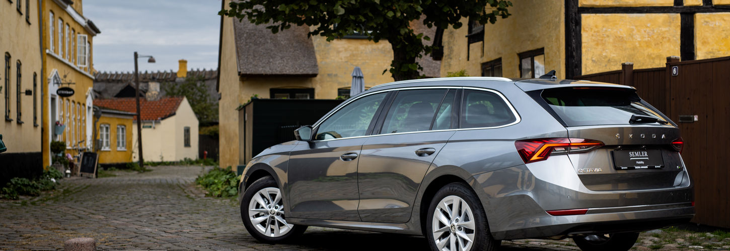 Grå Skoda Octavia Semler Mobility